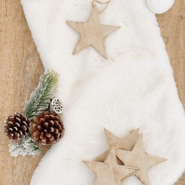 Decoración navideña: estrella de madera