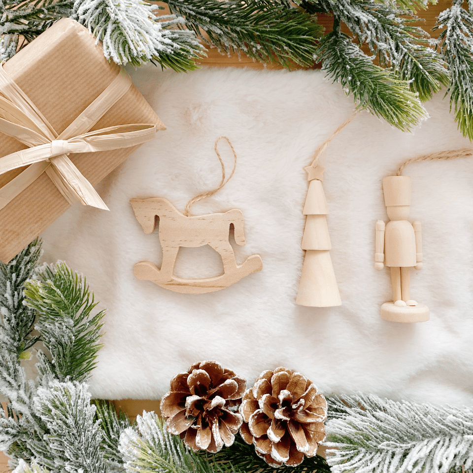 Figuras de madera para decorar el árbol de Navidad