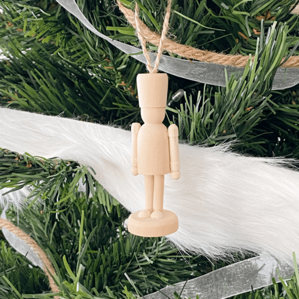 soldadito de madera para el decorar el árbol de navidad